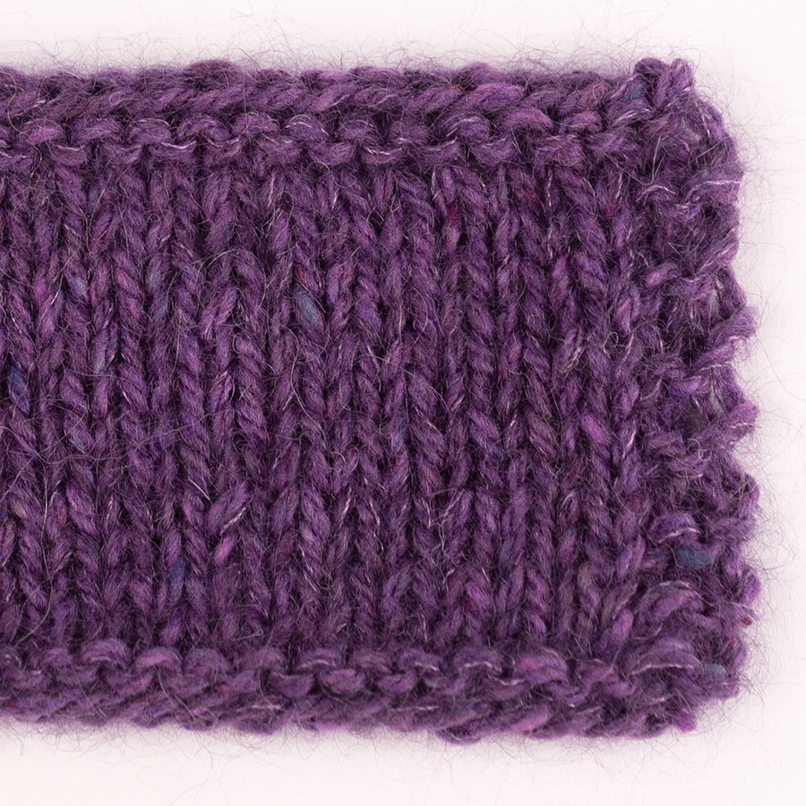 Yarn combinations skeins of DROPS Kid-Silk 16, dökk fjólublár 
											+ DROPS Soft Tweed 15, fjólublátt regn