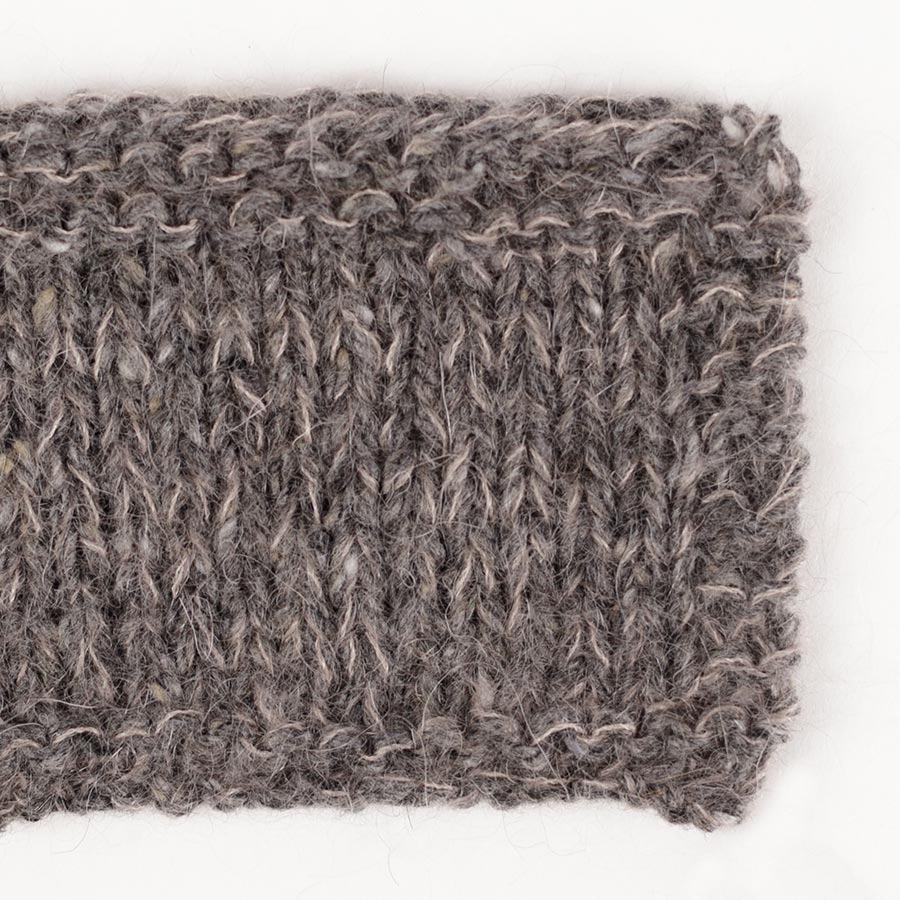 Swatch of DROPS Kid-Silk 12, beige 
											+ DROPS Soft Tweed 08, peppercorn